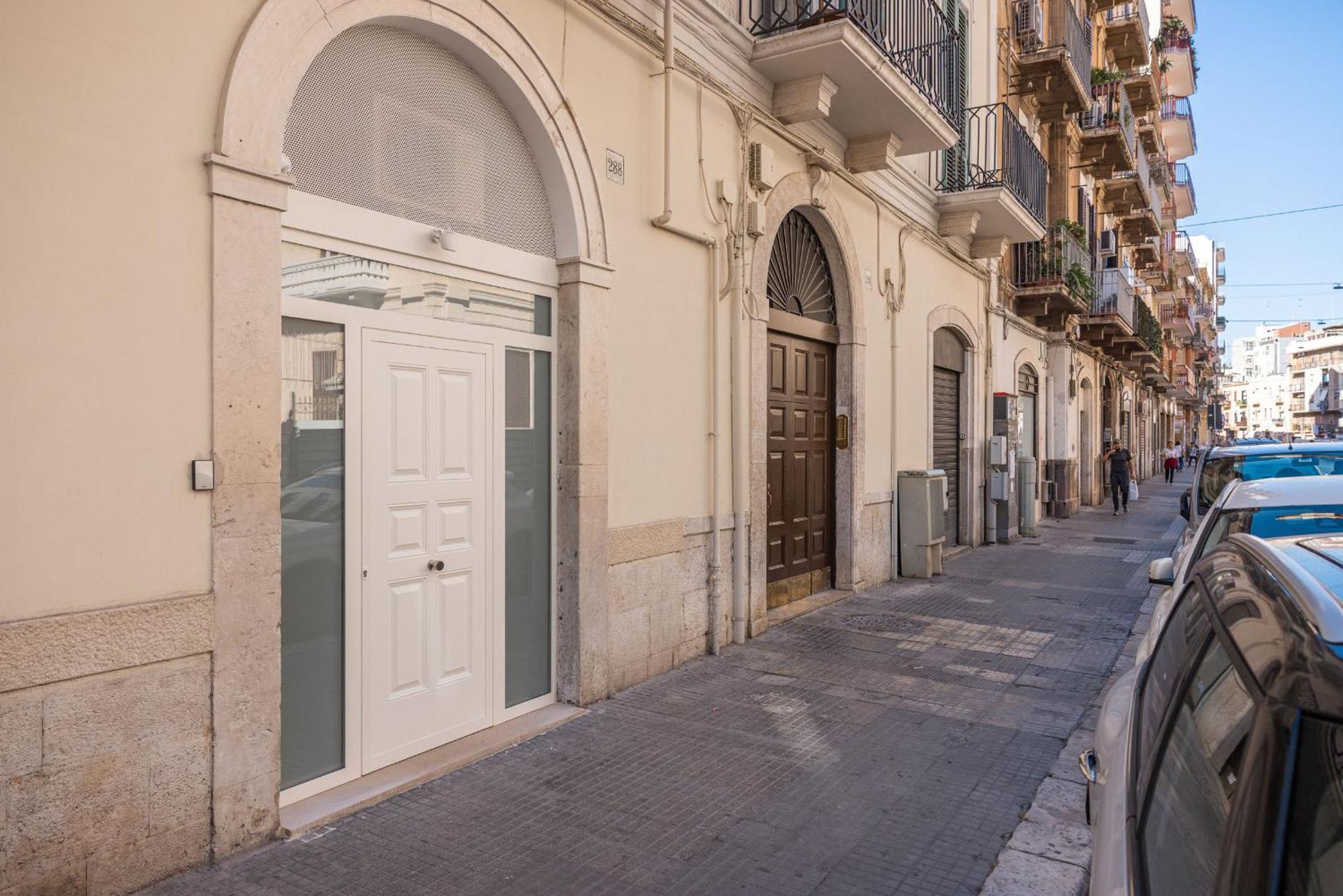 Novum Hospitality Hotell Bari Exteriör bild