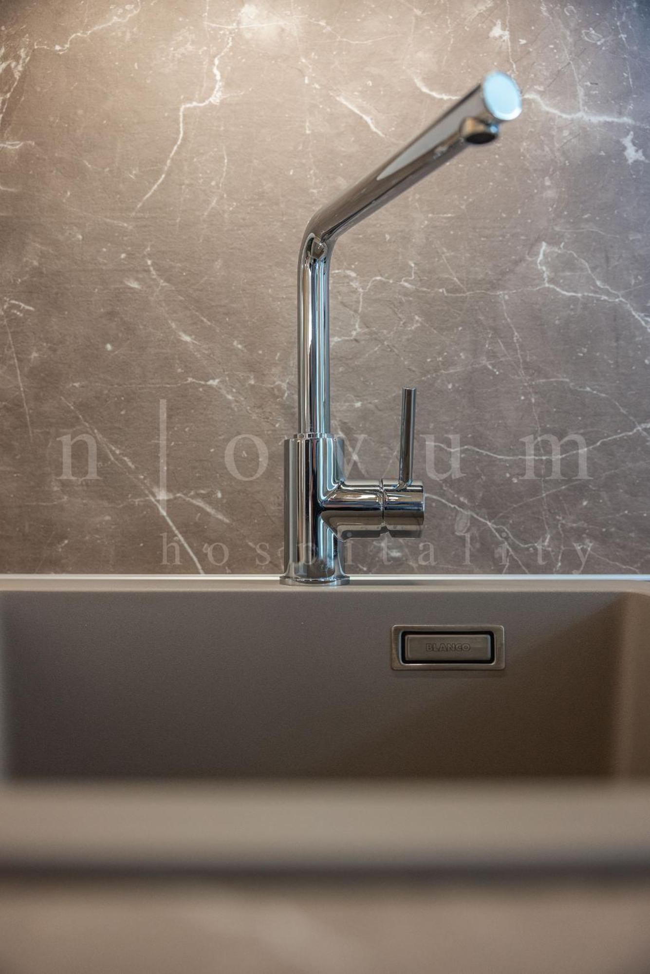 Novum Hospitality Hotell Bari Exteriör bild